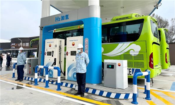 华为数字技术加持 助力建设首座综合能源服务站
